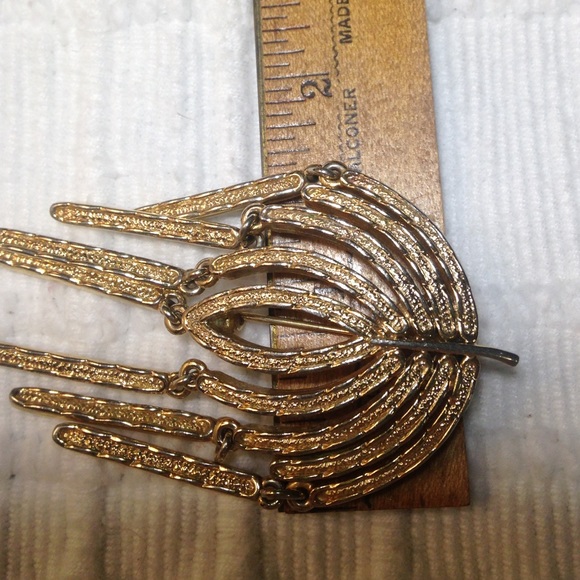 PIN BROOCH, SARAH COVENTRY, GOLD-TONE - Picture 4 of 5